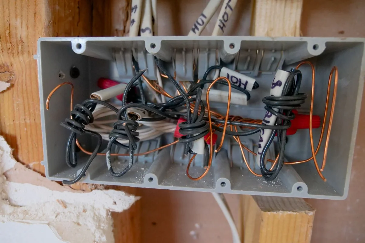 Instalacja elektryczna — detal z bliska