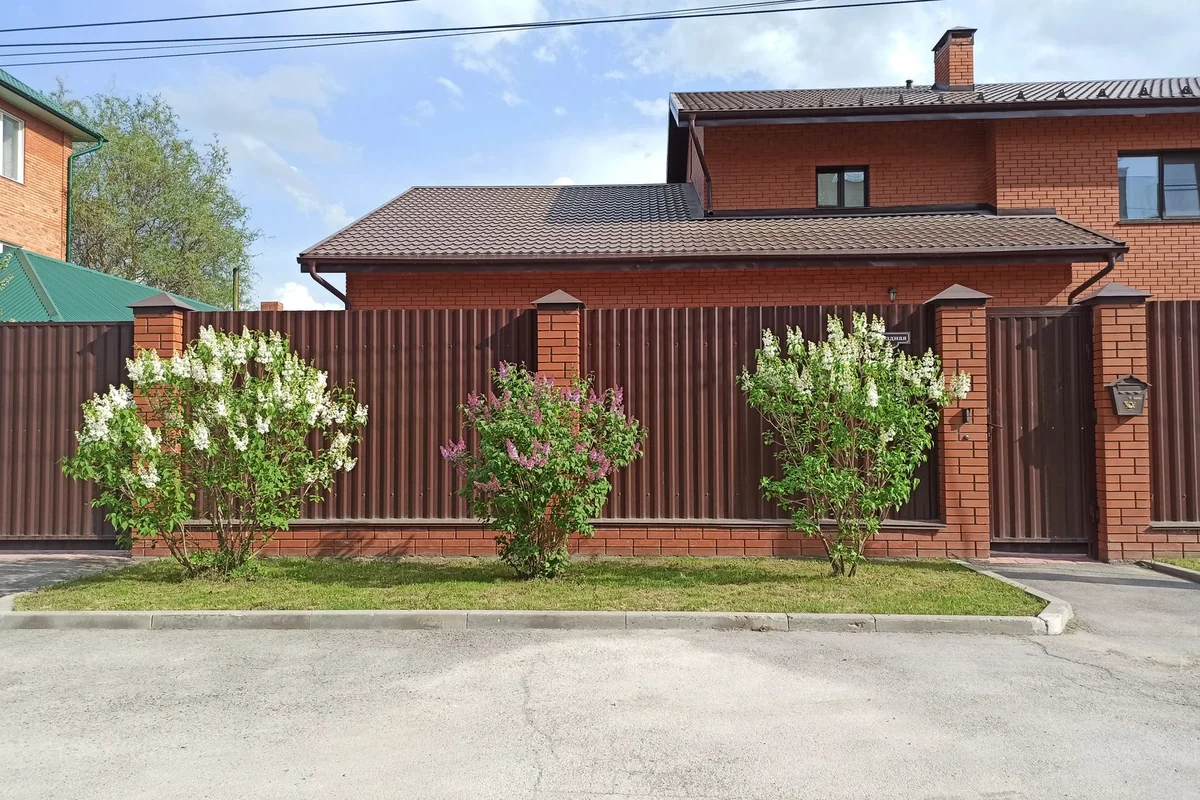 Ogrodzenie posesji — montaż